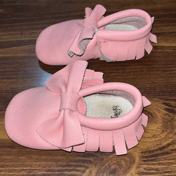 Hongteya (Amazon) baby girls pink moccasins size 4 - Picture 4 of 9